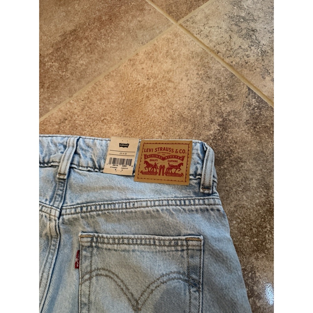 Women's Levi's Superlow Loose Straight Leg Jeans Light Blue Wash 25 X 32 NWT - Picture 8 of 10